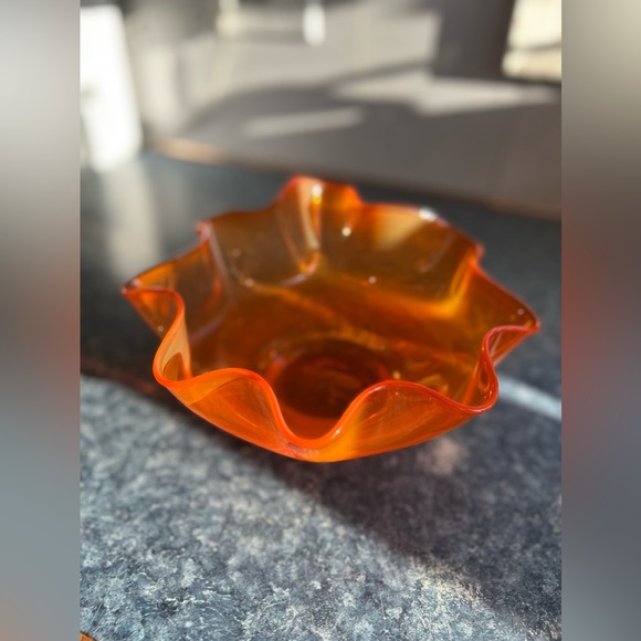 Vintage Orange Ruffled Edge Bowl - Picture 2 of 3